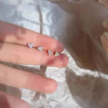 Треугольные серьги-гвоздики, женские простые и маленькие геометрические серьги, корейская версия, полные бриллиантов, супер-блестящие серьги из циркона золотой