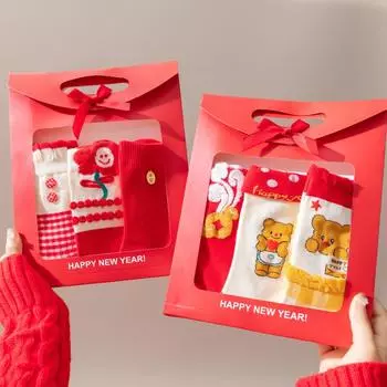 Три пары больших красных новогодних носков с милым маленьким животным в виде шара, женские хлопковые носки средней длины на удачу Handheld gift bag