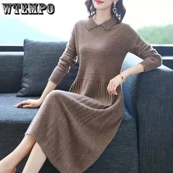 Трикотажное платье средней длины с женственным темпераментом. Осенне-зимнее платье на французской основе. Однотонное теплое платье-свитер с длинными рукавами. S синий