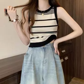 Трикотажный полосатый топ-камисоль женская летняя новая верхняя одежда французский короткий безрукавный универсальный модный топ с открытыми плечами One Size чёрный