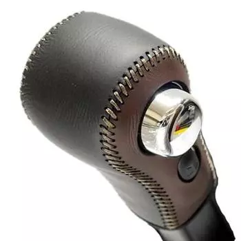 Трёхцветный чехол на ручку КПП из натуральной кожи для Nissan Dayz Roox B21A в тёмно-коричневом и кофейном цвете. Комплект для замены для защиты интерьера КПП Nissan.