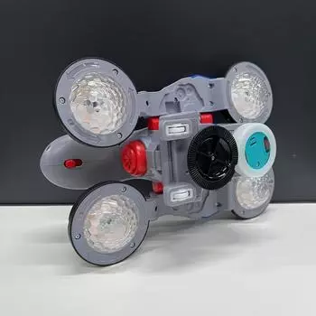 Трюковая вращающаяся модель мотоцикла, универсальная электрическая игрушка, вращение на 360°, приятная музыка, безопасный АБС-материал, не включая батарейки и, Рождество, Stunt Motorcycle