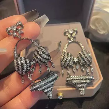 Трусики бикини Креативные серьги-бабочки Слегка инкрустированные цирконием Персонализированные популярные ювелирные изделия розовый