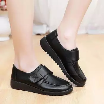 Туфли для мам, одинарные туфли, женские кожаные туфли, на плоской подошве, нескользящие, кухонные рабочие туфли, повседневные и легкие, не снимающие усталость ног, обувь для людей среднего и пожилого возраста 35 чёрный