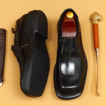 Туфли из глянцевой кожи с толстой подошвой и большим носом. Мужские черные деловые повседневные туфли с квадратным носом и одной педалью. 41 чёрный