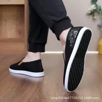 Туфли из ткани Old Beijing Мужская вышивка Guochao Удобные и дышащие туфли для папы Легкие туфли с мягкой подошвой для вождения Черные туфли из ткани с одной педалью 39