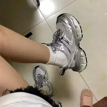Туфли на платформе для папы женские 2025 года новые летние женские туфли популярные серебристые увеличивающие рост кроссовки для бега повседневные спортивные туфли 35 серебряный
