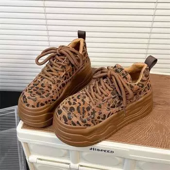Туфли на платформе из мягкой кожи с леопардовым принтом, увеличивающие рост, женская обувь 2024 года, повседневная спортивная обувь небольшого размера на осень и зиму 35 хаки
