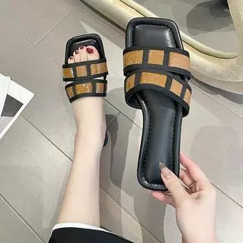 Туфли на плоской подошве с одним словом для женщин, верхняя одежда больших размеров 2025 года, новые летние приморские пляжные плетеные классные тапочки в клетку для женщин 35 серебряный