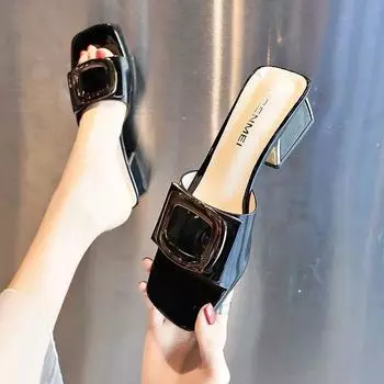 Туфли на высоком каблуке с одним словом, женская летняя верхняя одежда 2024 года, новая мода, средний каблук, толстый каблук, сказочные маленькие, свежие и классные тапочки 35