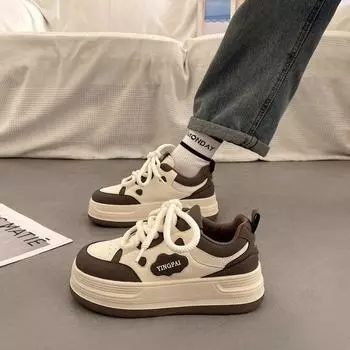 Туфли Niche с толстой подошвой, женские, весна и осень, универсальные, супер-огненные, маленькие белые туфли 2024 года, новая популярная корейская повседневная спортивная обувь 35 чёрный