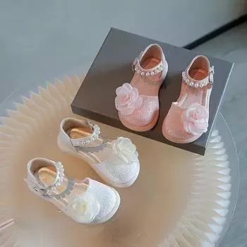 Туфли принцессы с цветочными пайетками для девочек, новые весенне-осенние сандалии Baotou, модные туфли для девочек с жемчугом, маленькие кожаные туфли 26 розовый