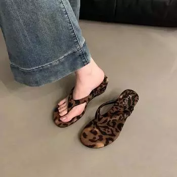 Туфли-шлепанцы на танкетке с защипнутой ногой, женская обувь, верхняя одежда 2025 года, летний темперамент, красные сандалии с юбкой 35 синий