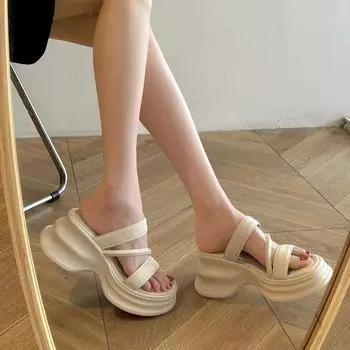 Туфли-тапочки Muffin с толстой подошвой, женская летняя одежда 2025 года, новые модели с юбками, маленькие люди, высокое чувство моды, односложная конструкция 35 серебряный