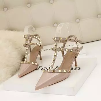 Туфли женские на высоком каблуке с металлическими заклепками и лакированной кожей, сандалии 34 белый