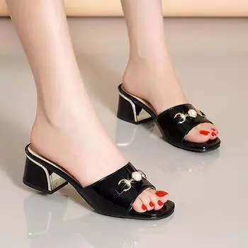 Туфли женские Pearl 2024 классные тапочки женские летние односложные туфли из лакированной кожи на толстом каблуке нескользящие модные темпераментные красные сандалии 35