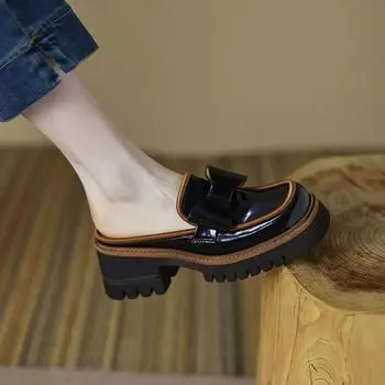 Туфли женские тапочки с закрытым носком на платформе роскошные шлепанцы мюли для женщин средние пантофли дизайнерские новые плоские туфли из полиуретана лакированные туфли 35