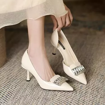 Туфли женские весенние новые лакированные туфли с тонким каблуком и пустым острым каблуком с C-образным вырезом и стразами 34