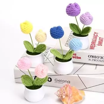 Тюльпан, сотканный вручную из шерсти: Креативное украшение для рабочего стола и подарок на выпускной синий