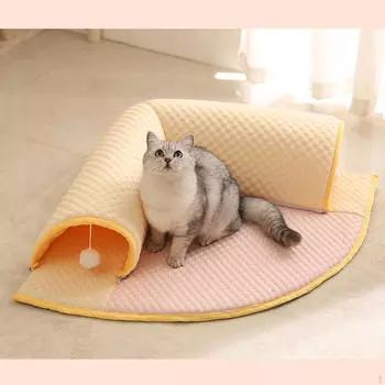 Туннель для кошек и центр активности на кровати, игровая хижина с подвесными игрушечными шариками для использования в помещении triangle and M