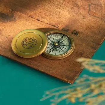 Твердый латунный компас в кожаной коробке лучше всего подходит для подарка папе на выпускной подарок-для него-лучший подарок для путешественников