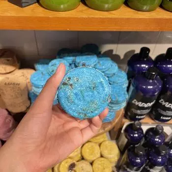 Твердый шампунь Lush UK Scenic 55 г, 1 шт.