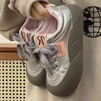 Туфли Two Wear Foot-stepping Satin на толстой подошве белого цвета, женские весенние и летние дышащие ретро-туфли для спорта и отдыха на доске 35 серебряный