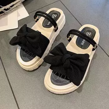 Two wearing sandals female summer flat-bottomed fairy fashion new student fashion thick-soled beach cool slippers 35