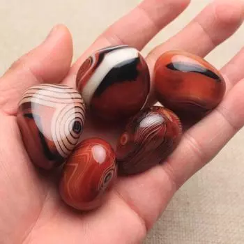 Коллекционные натуральные камни коричневый