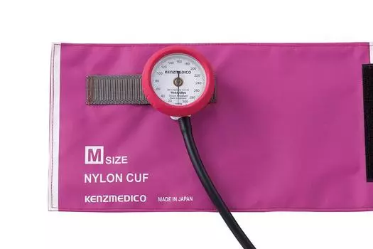 Ударопрочный анероидный сфигмоманометр Kent Medico со стандартной манжетой цвета Magenta 0555B024 № 555 маджента