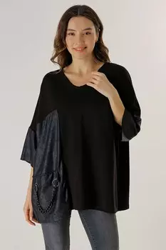 Удобная блузка из лайкры с кожаным карманом-цепочкой