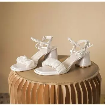 Удобная обувь для женщин, сандалии с жемчугом, женский бежевый увеличивающий высоту каблук, универсальные черные банты 2024 года, модные массивные ги 34 бежевый