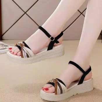 Удобные босоножки на танкетке, женские, лето 2025, универсальные, новые, мягкая подошва, пляжная обувь, универсальные, на толстой подошве, увеличивающие высоту каблуки 35