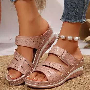 Удобные женские босоножки на танкетке, однотонные повседневные тапочки на платформе, женские летние модные нескользящие пляжные шлепанцы размера плюс 36 розовый