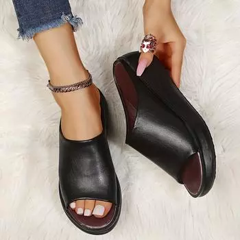 Удобные женские босоножки на танкетке с мягкой подошвой и износостойкими шлепанцами на платформе из искусственной кожи 35 белый