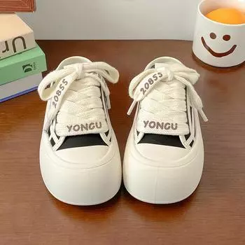 Ugly cute thick-soled bag head slippers women s 2025 new models, small people gain height and comfort without heels, and cool slippers with one pedal. 35 белый