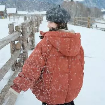 Укороченная хлопковая куртка с капюшоном 2024 года, новая свободная зимняя утепленная куртка с хлопковой подкладкой M 80-105