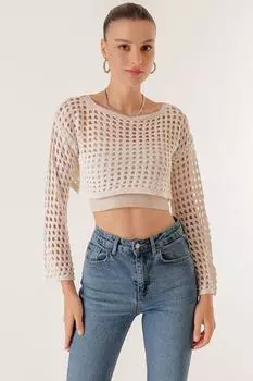 Укороченный свитер с дырками