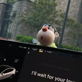 Украшение для автомобиля в виде изогнутой головы Дораэмона Года Такеши Креативное милое украшение для центральной консоли автомобиля на приборной панели 23*12*10.5cm