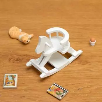 Украшение Изысканная деталь Прочный 1:12 Высокое моделирование Маленькая деревянная лошадь Имитация стула Кукольный домик Мебель Орнамент