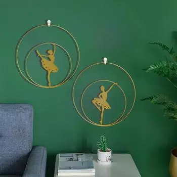 Украшение стены гостиной в скандинавском стиле, легкая роскошь. Фоновая стена украшена железными картинами для верхней стены комнаты.