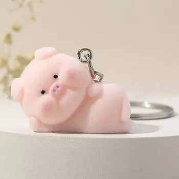 Украшение своими руками из мультфильма, милая смоляная лежащая свинья, брелок для ключей, держащая молочную свинью, брелок для ключей, сумка, кулон