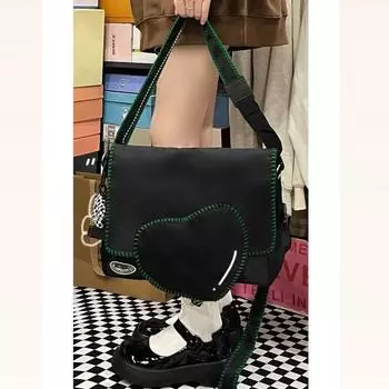 Украшение в форме сердца, японский и корейский нишевый дизайн, сумка-мессенджер, сумка через плечо, легкая и вместительная сумка, женская. 23*34*13 чёрный