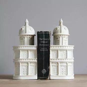 Украшения для дома в скандинавском стиле. Белый дом. Здание замка. Архитектурная форма. Копилка. Поделки. Подарки студентам.