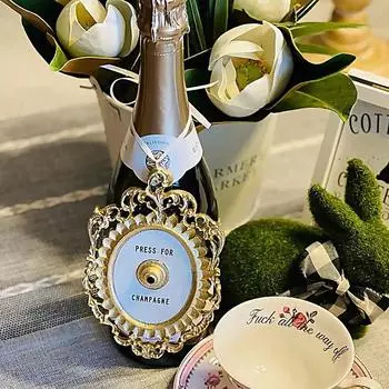 Украшения на Хэллоуин Одноглазый дверной звонок Украшение колокольчика Призрачный ужасающий светящийся кулон Реквизит для гостиной Железный кулон Поделки 20x15cm