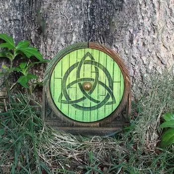 улица. День Святого Патрика Сказочное украшение на дверь для внутреннего и наружного сада Деревянный миниатюрный гном Эльфийские ворота Сказочный мир Стена ствол дерева Крошечное украшение на дверь C