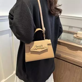 Сумка подмышкой женская новая фактурная сумка модная фактурная сумка иностранного стиля через плечо маленькая квадратная сумка чёрный