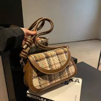 Уникальная и нишевая шерстяная сумка, новая женская сумка 2023 года, популярная в Интернете, сумка через плечо, маленькая квадратная сумка на плечо и подмышки