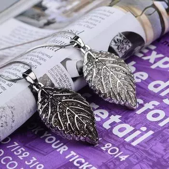 Уникальный женский кулон с листком чёрный