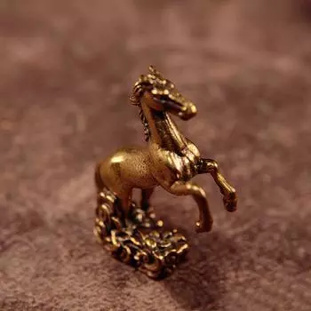 Уникальный дизайн Статуя лошади со знаком зодиака Скульптура животных Маленькие украшения для лошадей Украшения в стиле фен-шуй 1pcs